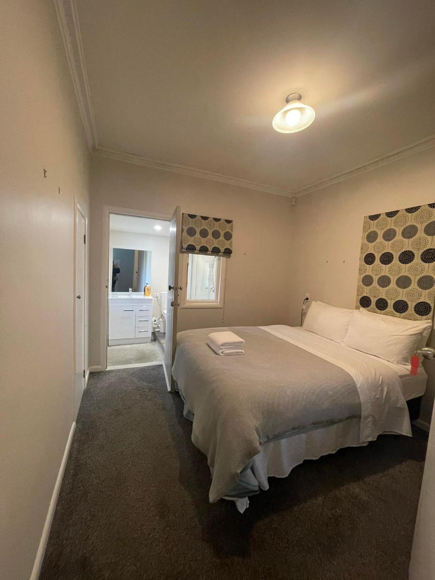 Kk Boarding Holiday House Hamilton Exterior photo